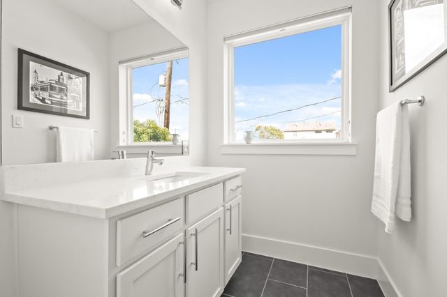 2405 Freeman Street, Houston, TX 77009