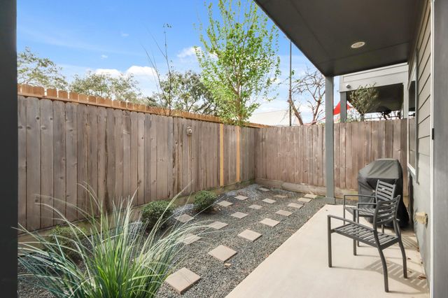 2405 Freeman Street, Houston, TX 77009