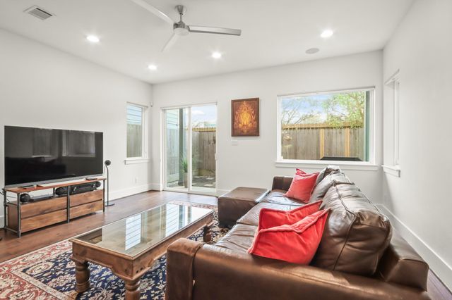 2405 Freeman Street, Houston, TX 77009