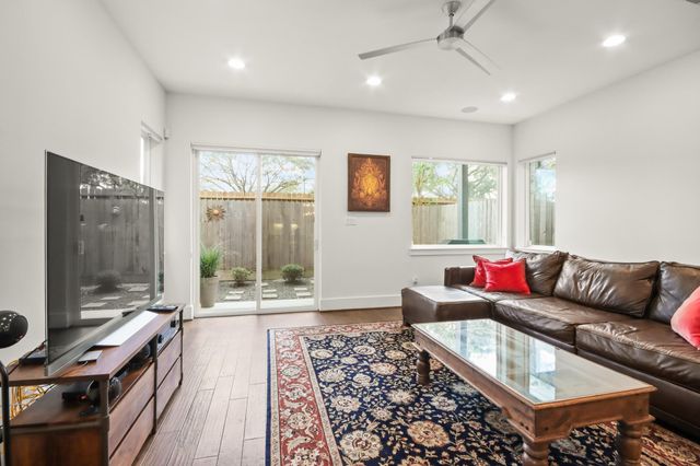 2405 Freeman Street, Houston, TX 77009