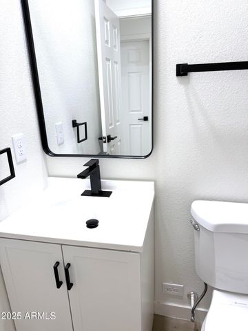 8042 S 25TH Street, Phoenix, AZ 85042