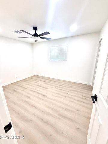 8042 S 25TH Street, Phoenix, AZ 85042