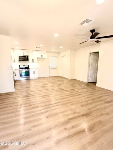 8042 S 25TH Street, Phoenix, AZ 85042