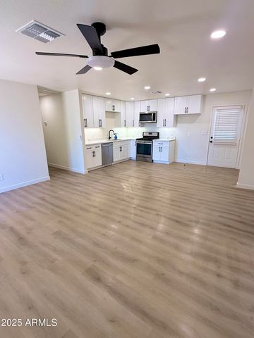 8042 S 25TH Street, Phoenix, AZ 85042