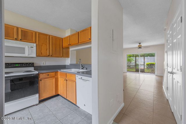 12311 KENSINGTON LAKES Drive 301, Jacksonville, FL 32246