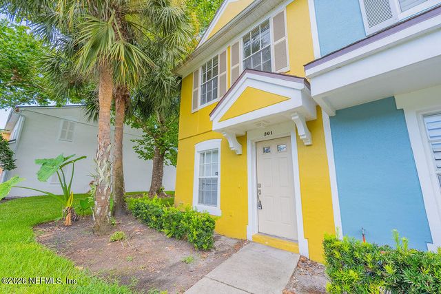 12311 KENSINGTON LAKES Drive 301, Jacksonville, FL 32246