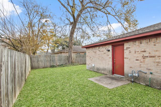1307 Ken Street B, Humble, TX 77338