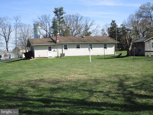 109 WOODLAND AVE, Schwenksville, PA 19473