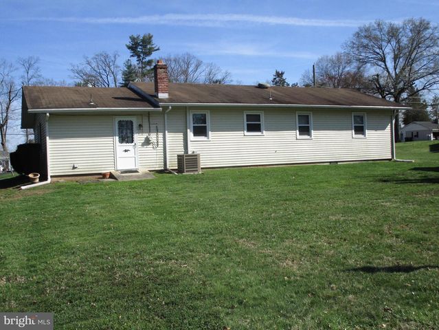 109 WOODLAND AVE, Schwenksville, PA 19473