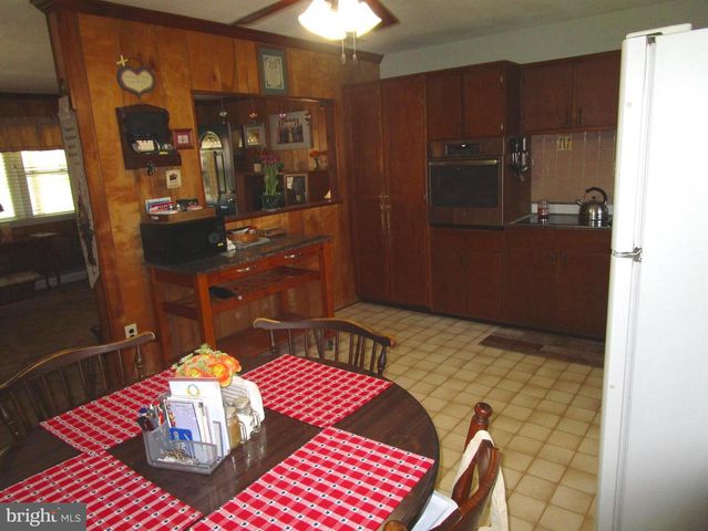 109 WOODLAND AVE, Schwenksville, PA 19473