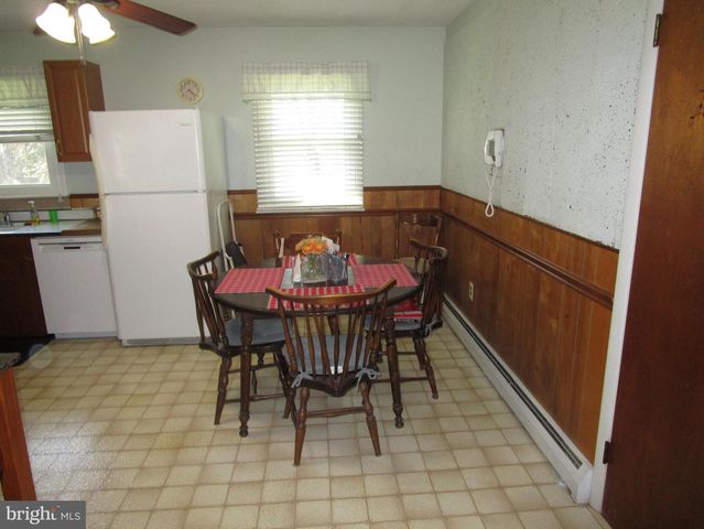 109 WOODLAND AVE, Schwenksville, PA 19473