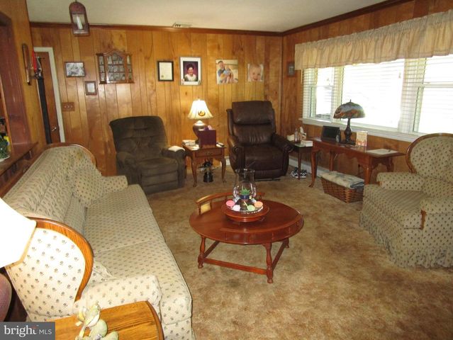 109 WOODLAND AVE, Schwenksville, PA 19473