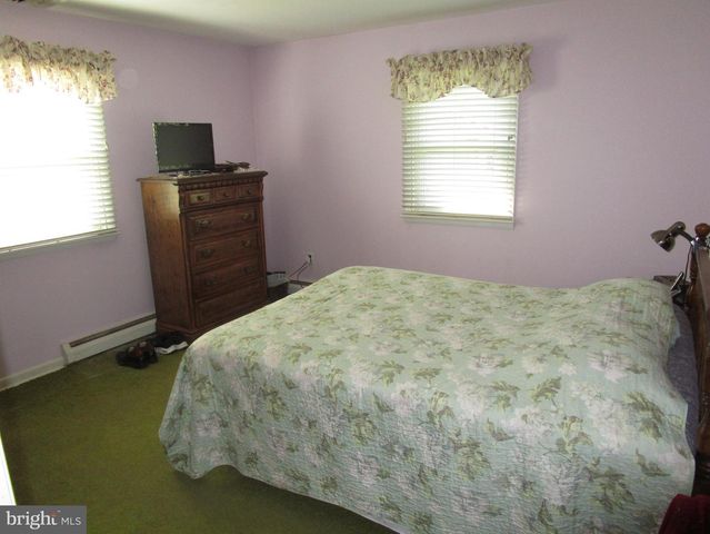 109 WOODLAND AVE, Schwenksville, PA 19473