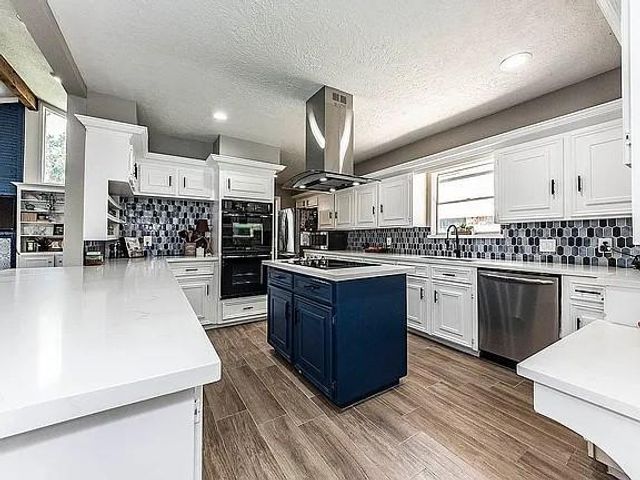 3610 Lonniewood Drive, Houston, TX 77059