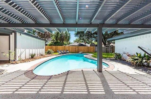 3610 Lonniewood Drive, Houston, TX 77059