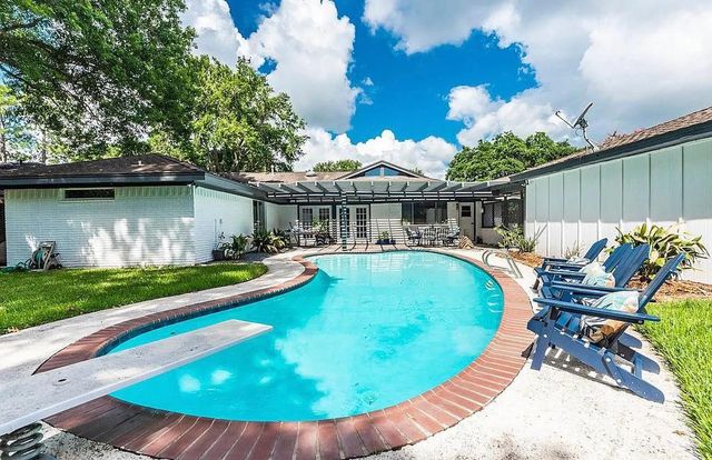 3610 Lonniewood Drive, Houston, TX 77059