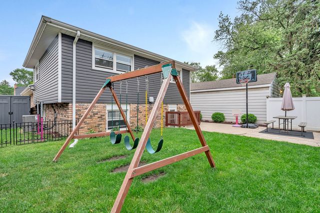 17608 Community Street, Lansing, IL 60438