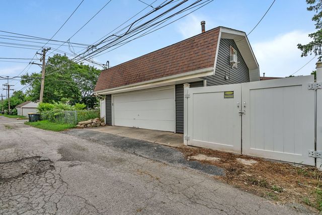 17608 Community Street, Lansing, IL 60438