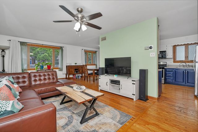 17608 Community Street, Lansing, IL 60438