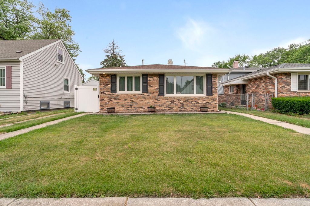 17608 Community Street, Lansing, IL 60438