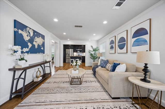 2524 Harvard Street, Houston, TX 77008