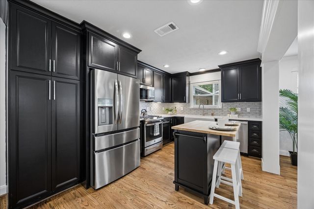 2524 Harvard Street, Houston, TX 77008