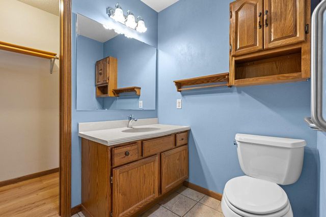 1008 Whispering Winds PLACE, Onalaska, WI 54650