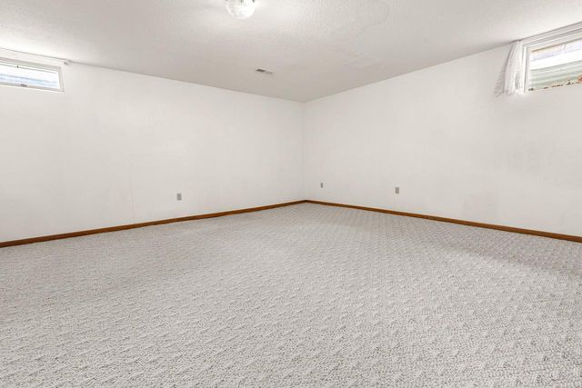 1008 Whispering Winds PLACE, Onalaska, WI 54650