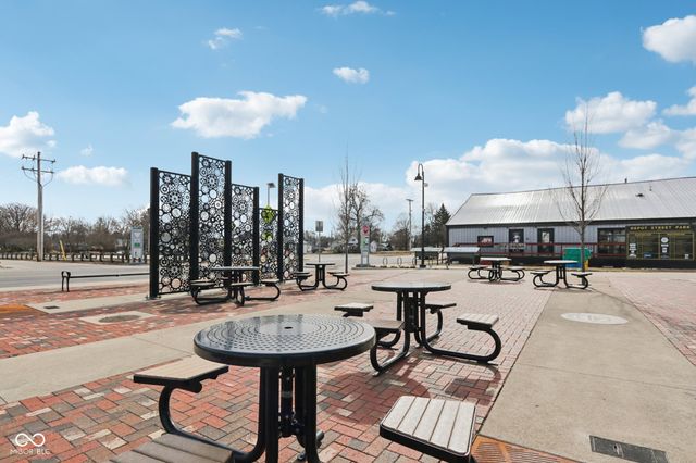 784 Streamside Drive, Greenfield, IN 46140