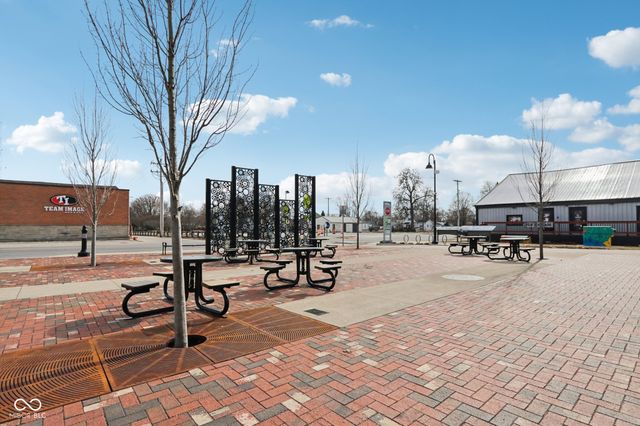 784 Streamside Drive, Greenfield, IN 46140