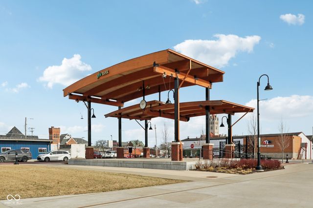 784 Streamside Drive, Greenfield, IN 46140