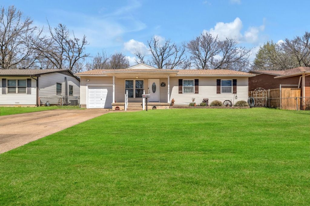 2203 Dennis Street, Irving, TX 75062