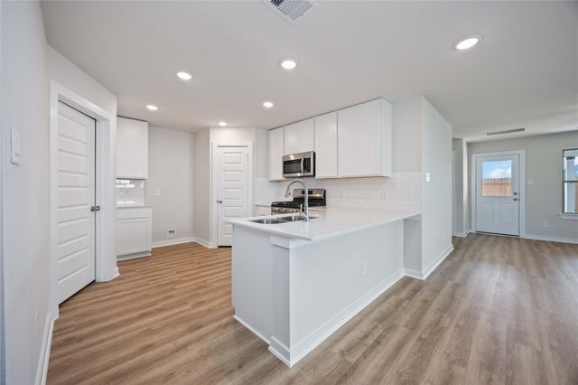 803 Clear Valley Lane, Dayton, TX 77535