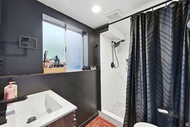 2323 N 720 W, Clinton, UT 84015