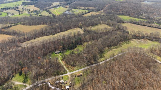 71 Buie Rd, Summertown, TN 38483