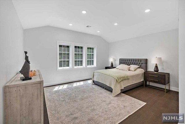 12 Parker Place, Upper Saddle River, NJ 07458