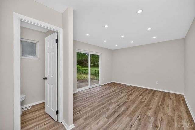 932 Glasgow Drive, Forest Park, OH 45240