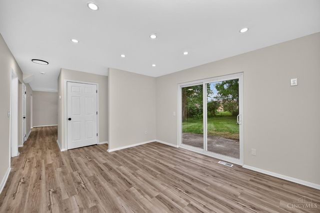 932 Glasgow Drive, Forest Park, OH 45240