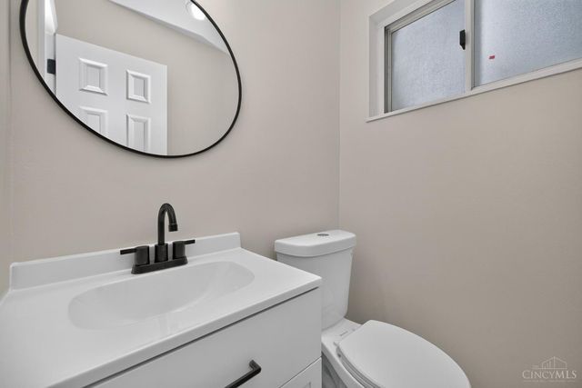 932 Glasgow Drive, Forest Park, OH 45240
