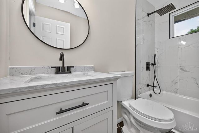 932 Glasgow Drive, Forest Park, OH 45240