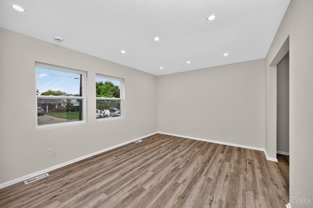 932 Glasgow Drive, Forest Park, OH 45240