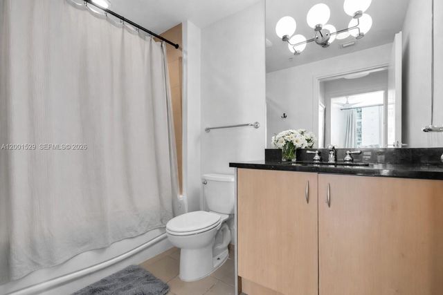 300 S Biscayne Blvd T-2416, Miami, FL 33131