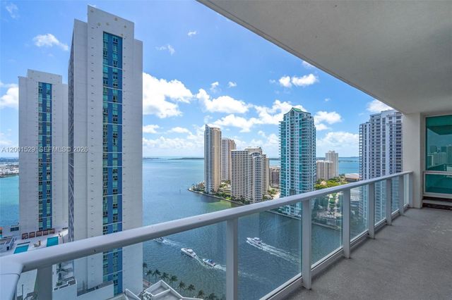 300 S Biscayne Blvd T-2416, Miami, FL 33131