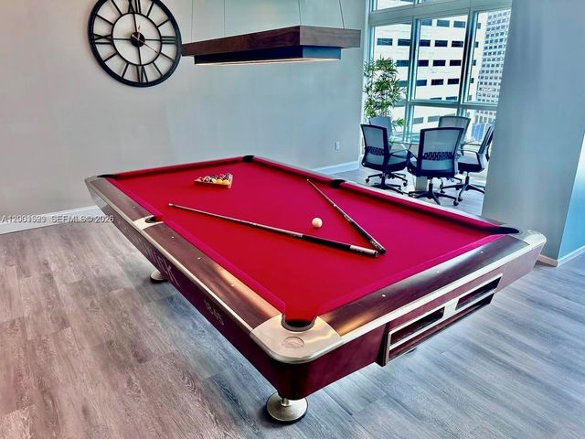 300 S Biscayne Blvd T-2416, Miami, FL 33131