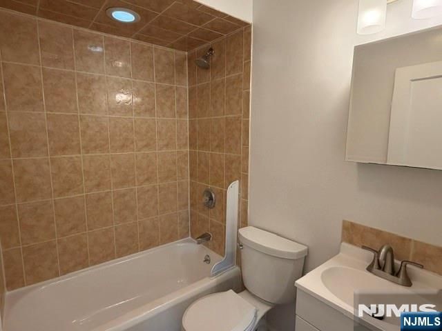 545 Kipp Street 2nd Fl., Teaneck, NJ 07666