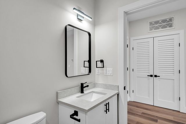 63 Belgrade Ave 404, Boston, MA 02131