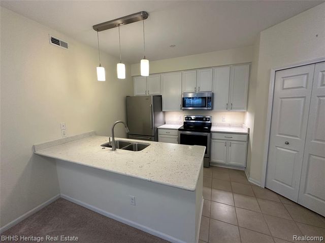 1929 Coventry Road, Jackson, MI 49201