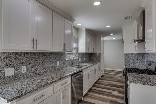 809 Michelle Drive, Everman, TX 76140