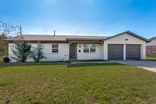 809 Michelle Drive, Everman, TX 76140