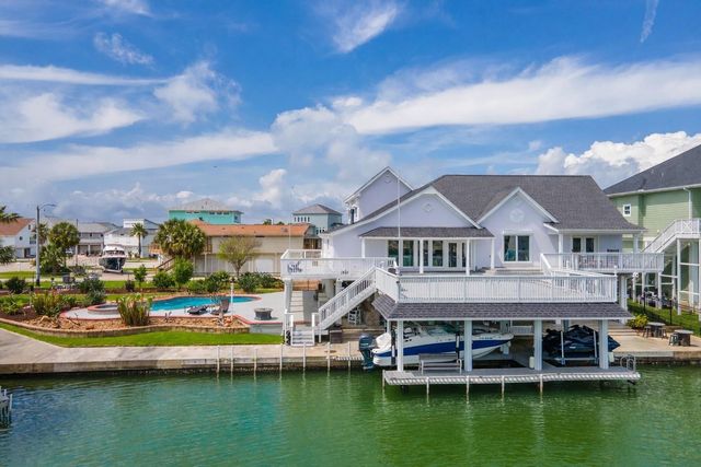208 Coconut Street, Tiki Island, TX 77554